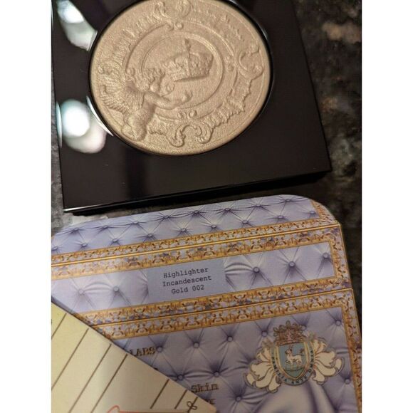 PAT MCGRATH x Bridgerton Skin Fetish: Sublime Skin Highlighter INCANDESCENT GOLD - Picture 4 of 6